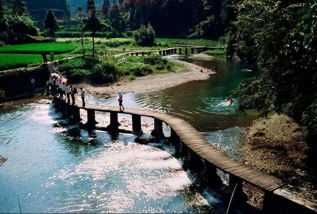 贵州凯里苗寨包吃包住农家乐,贵州黔东南民宿50元一天包吃住