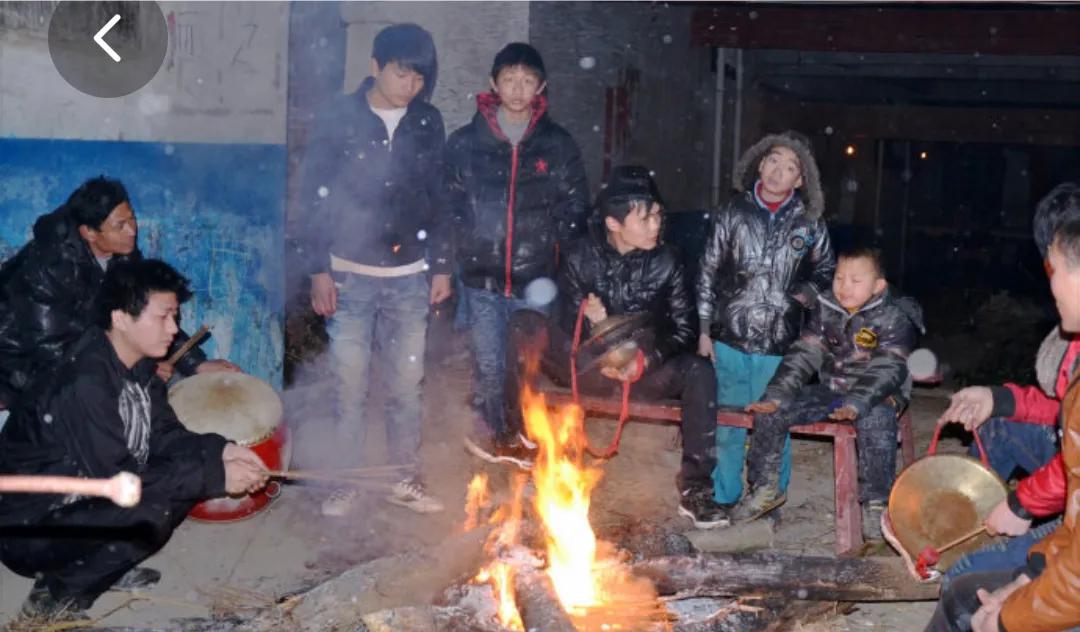 马上过年了，又回想起小时候过年那才叫热闹、有意思、民俗味真浓