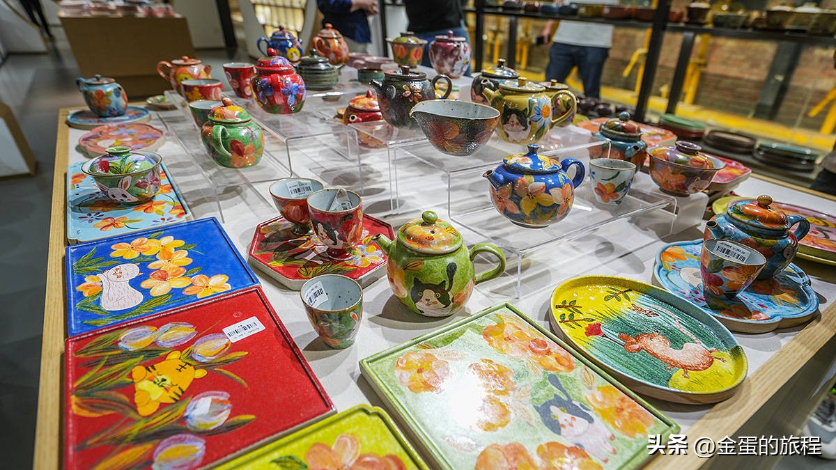 景德镇好玩的夜市卖陶瓷,景德镇陶溪川夜市瓷器