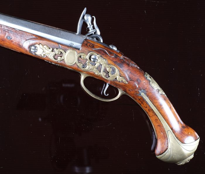 燧发枪装备欧洲三百年,16世纪老式燧发枪