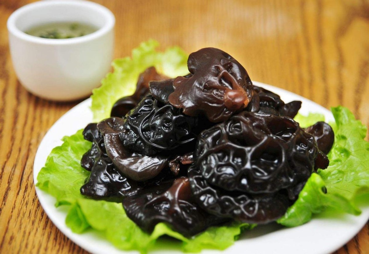 专家建议不缺钱的老年人，多吃这六样食物，腿脚有劲营养健康。