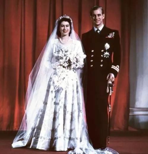 英女王伊丽莎白二世一生照片,英女王伊丽莎白二世的一生