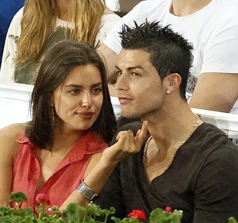 c罗与名模伊莲娜金童玉女的爱情,c罗前任伊莲娜看世界杯