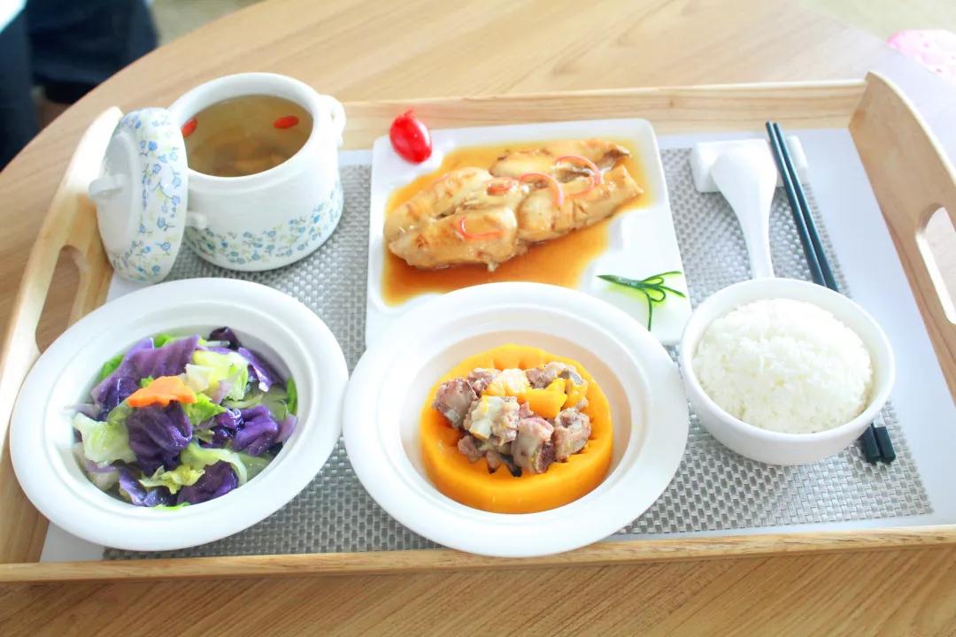 喝老母鸡汤到底是会回奶还是下奶,生完孩子婆婆给我炖鸡汤