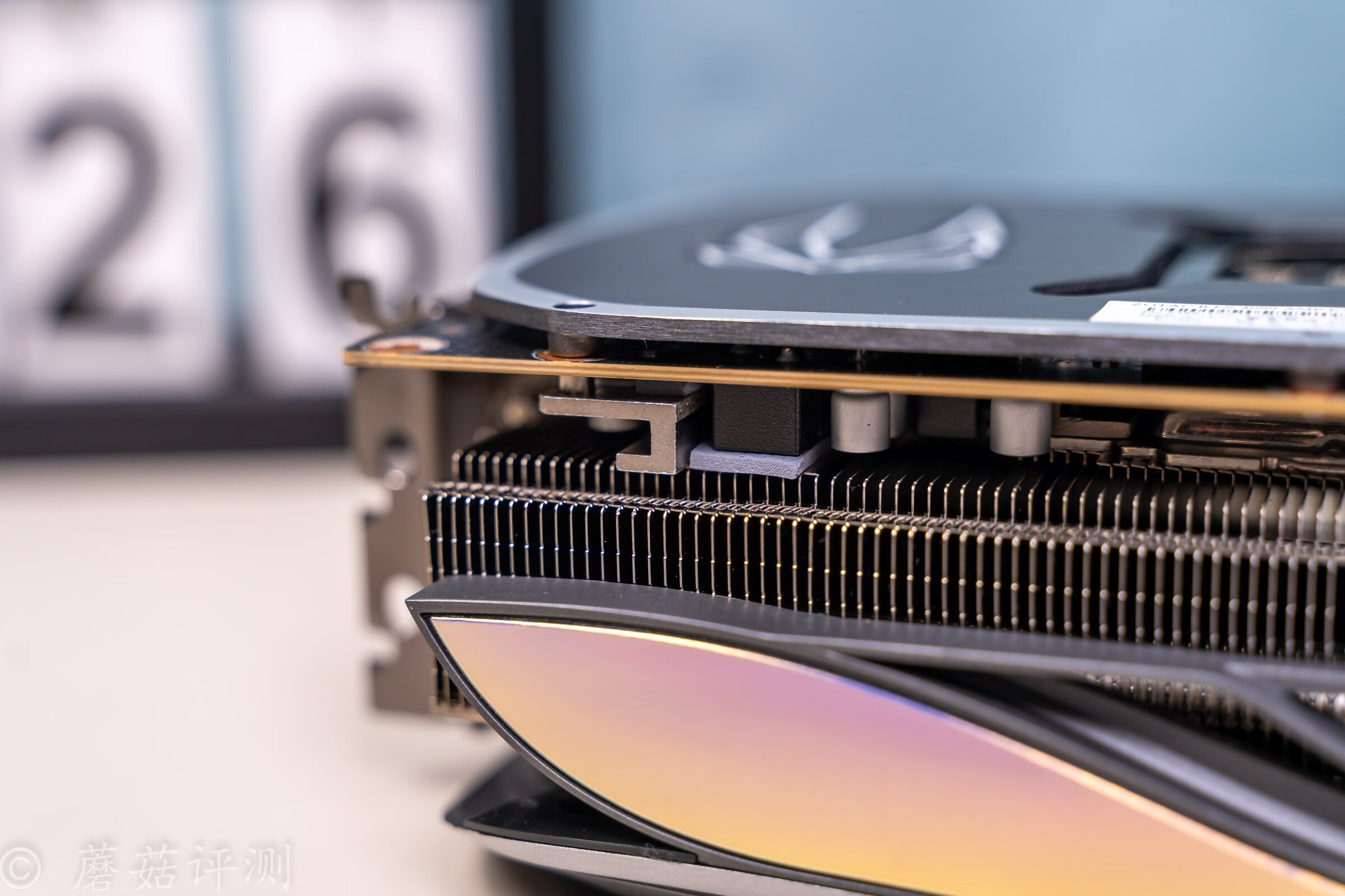 外观精致，散热优秀，适合干活，索泰RTX4090AMP显卡评测