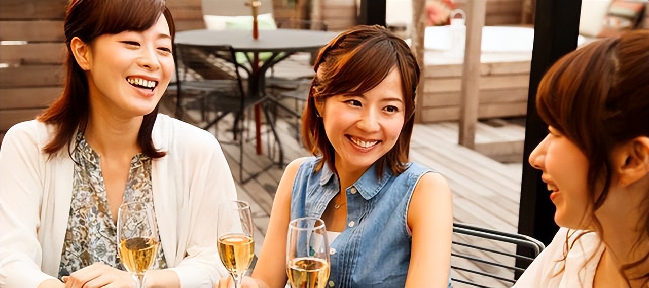 天啦！日本女人原来都过的很快乐！我还一直想去拯救她们呢