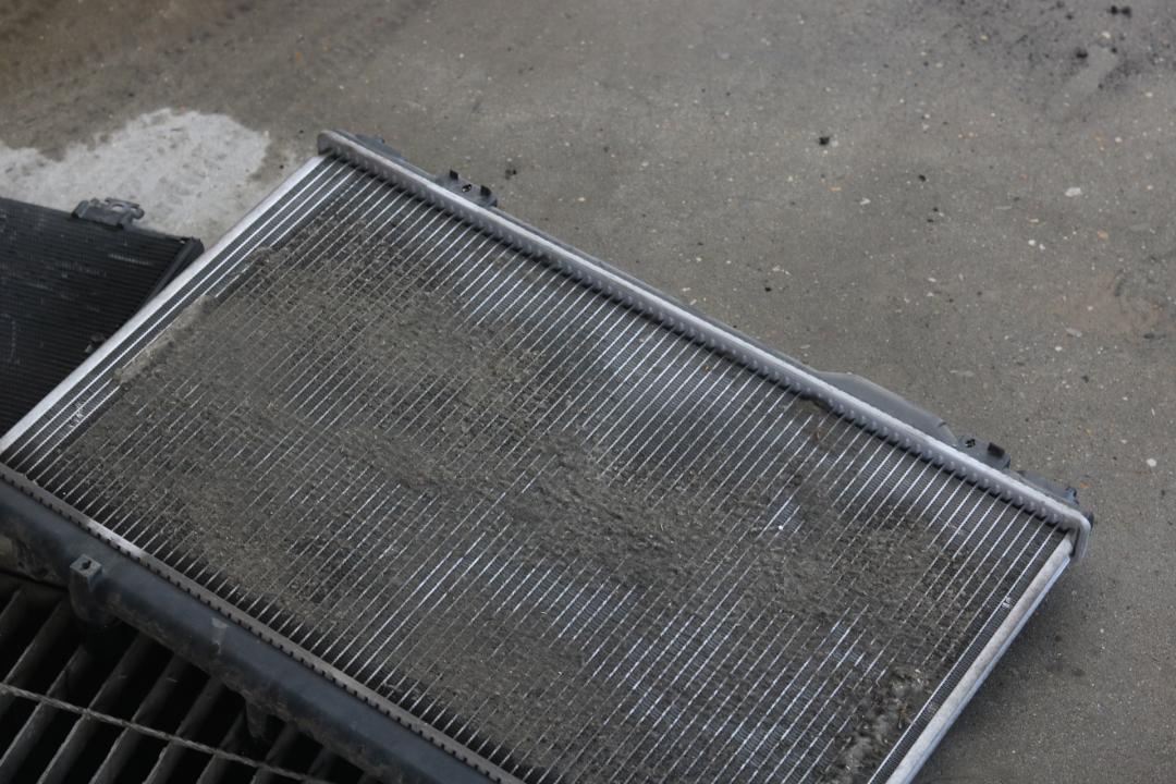 皇冠3.0经典老车翻新复活视频,13代皇冠全车翻新泉州地区