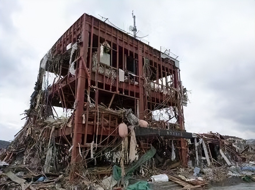 日本大地震引发的海啸震撼画面,日本大地震海啸最严重的视频
