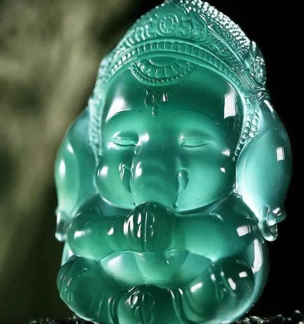 危地马拉蓝水料与缅甸蓝水种翡翠有何差别