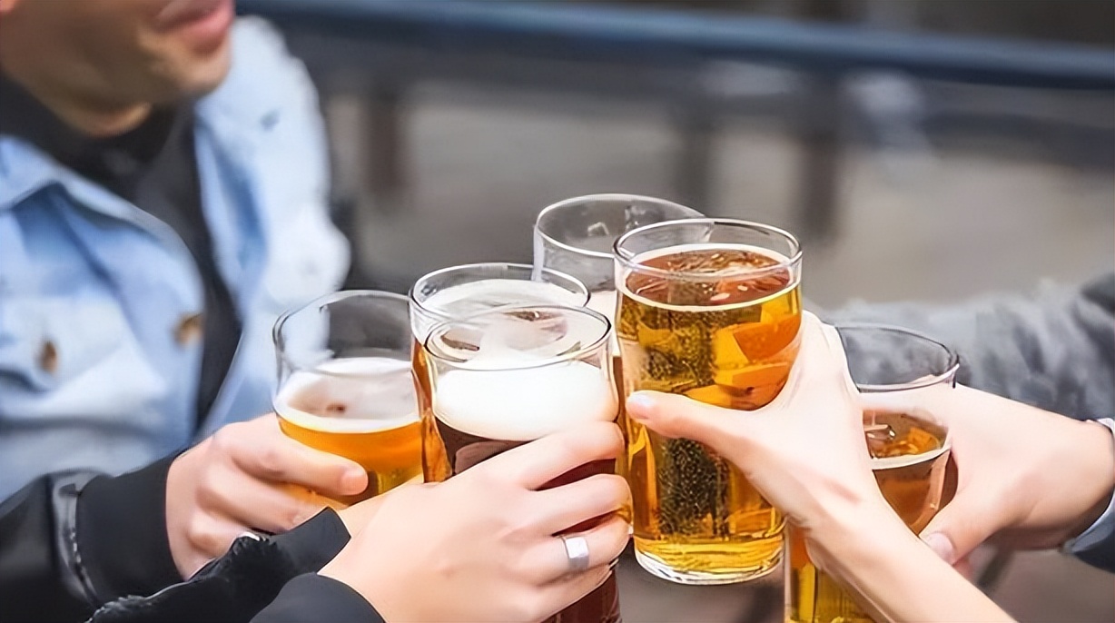 公务员工作日禁止饮酒规定,公务员实行最严禁酒令