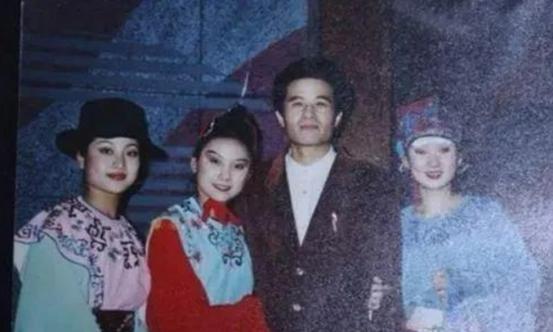 毕福剑离开央视后现在有退休金吗,央视主持人毕福剑又要重返舞台么