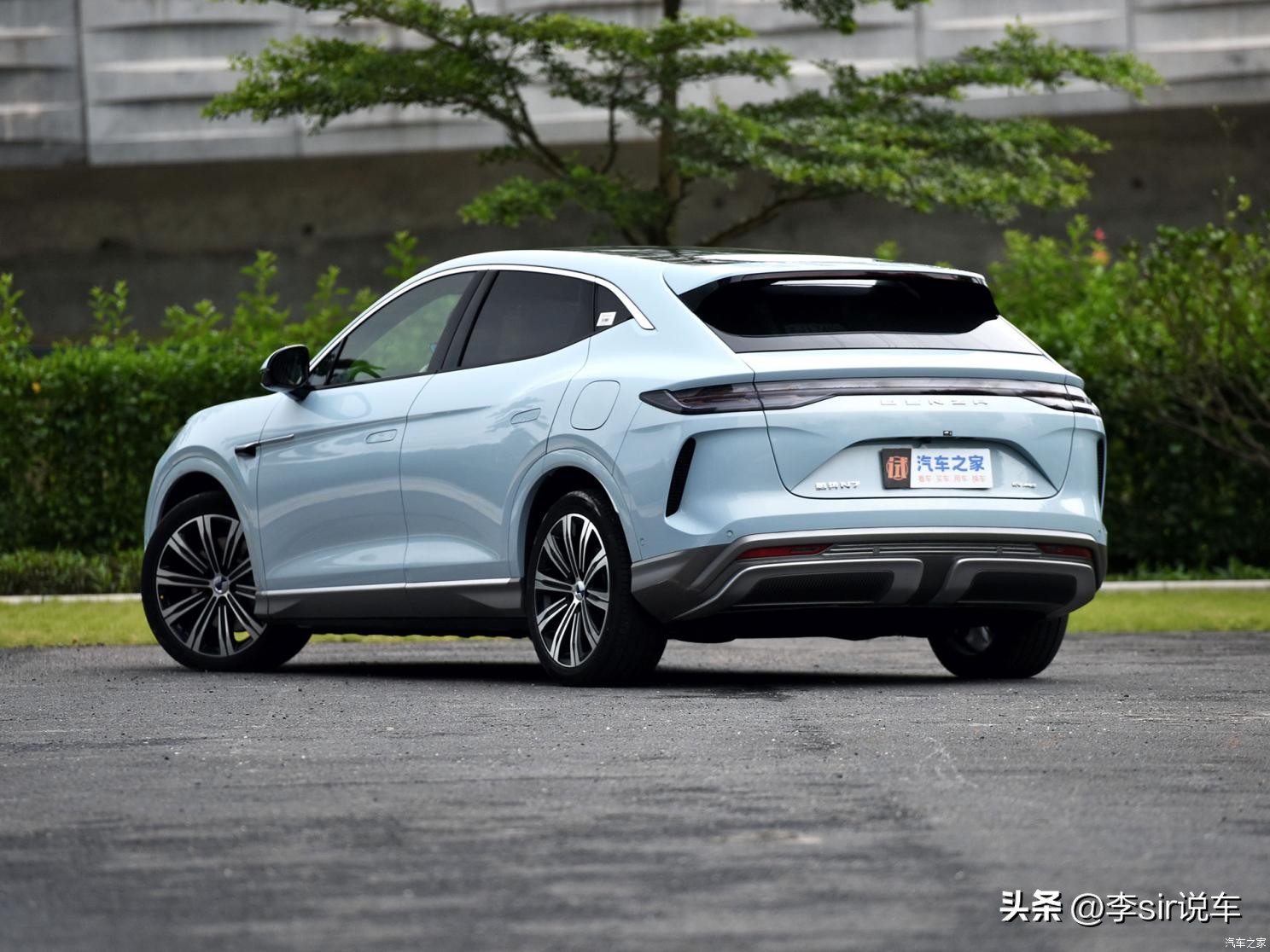 豪华智能suv腾势n7震撼上市,让顶配变标配腾势n7产品力解析