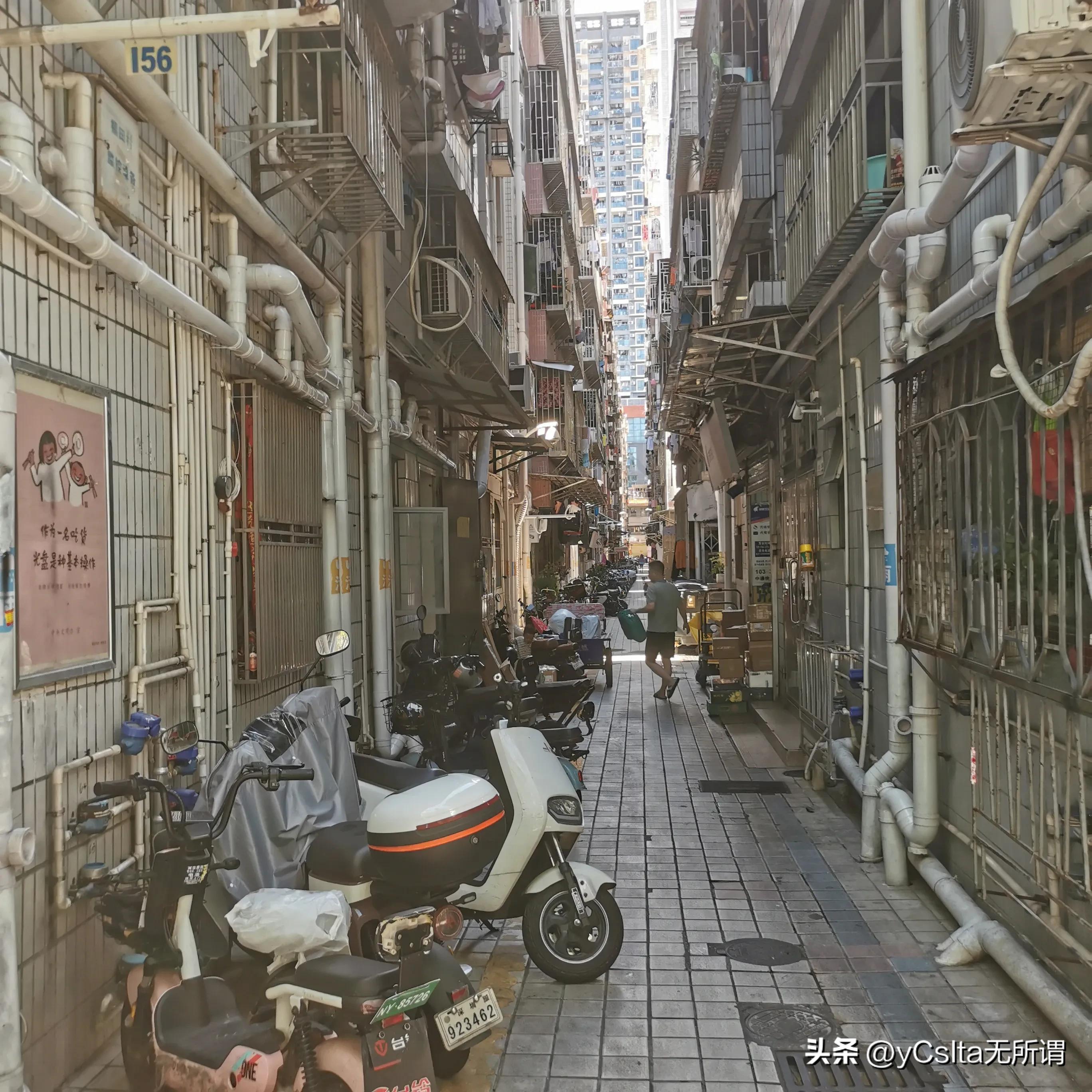 深圳福田村晚上小巷子上班的人,深圳福田村图片