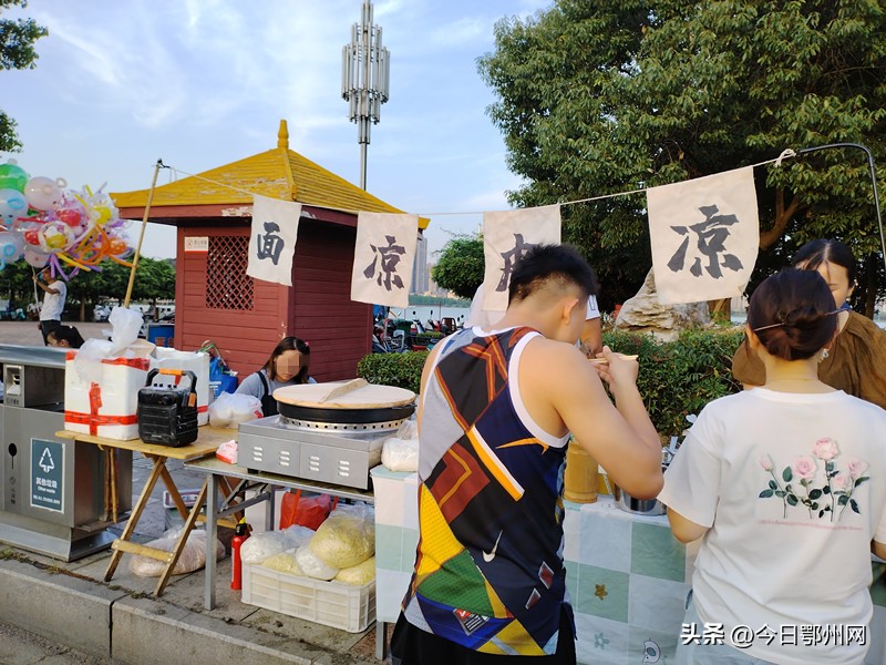 夜市地摊生意,鄂州市凤凰夜市