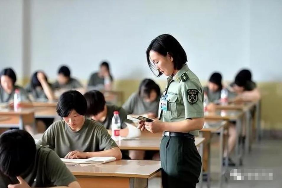 公务员月薪两万工资高不高,公务员月薪都上万吗