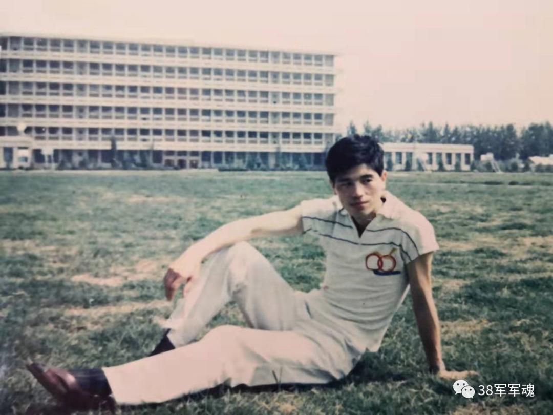 《怒摔病号饭》（军校往事）军营轶事系列短文（六）