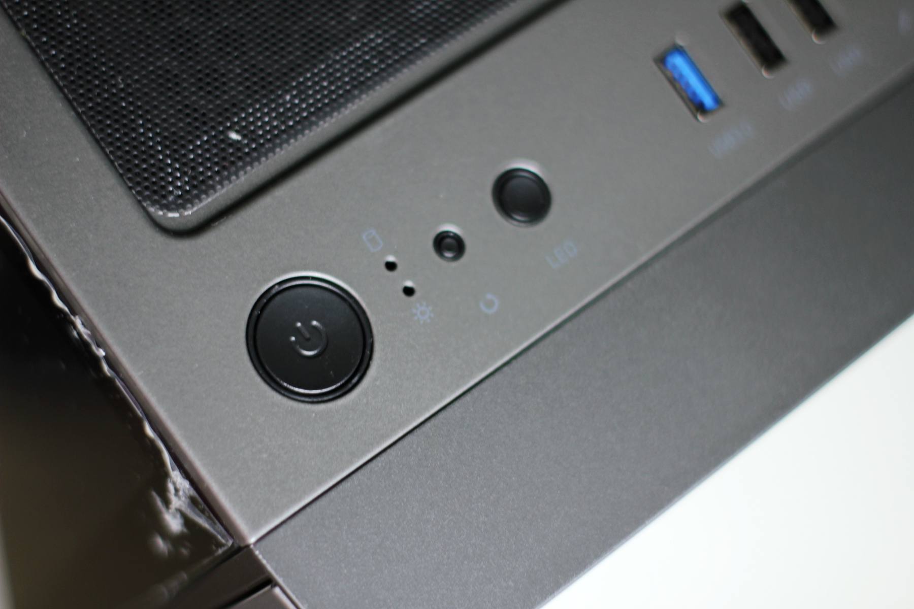 低调务实的办公电脑之选：超频三光愈2钛灰色机箱+EF120风扇