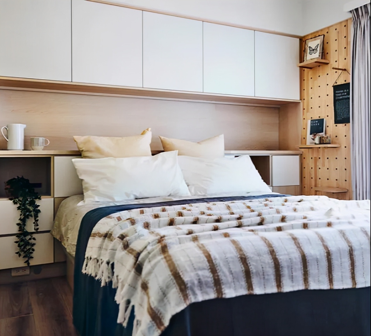 房间玻璃隔断最简单最实惠的方法,巧用玻璃做隔断让家放大一倍