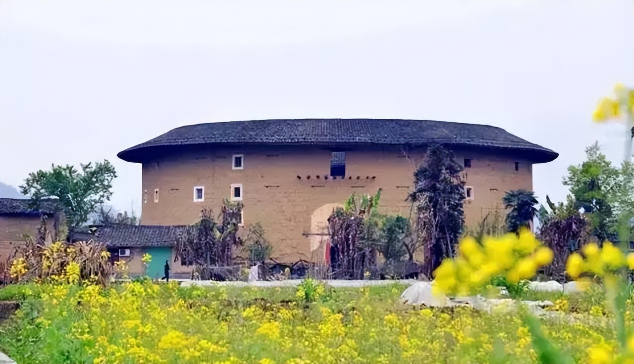 广州出发-梅州+福建3天游，打卡云水谣古镇+永定土楼+松口古镇