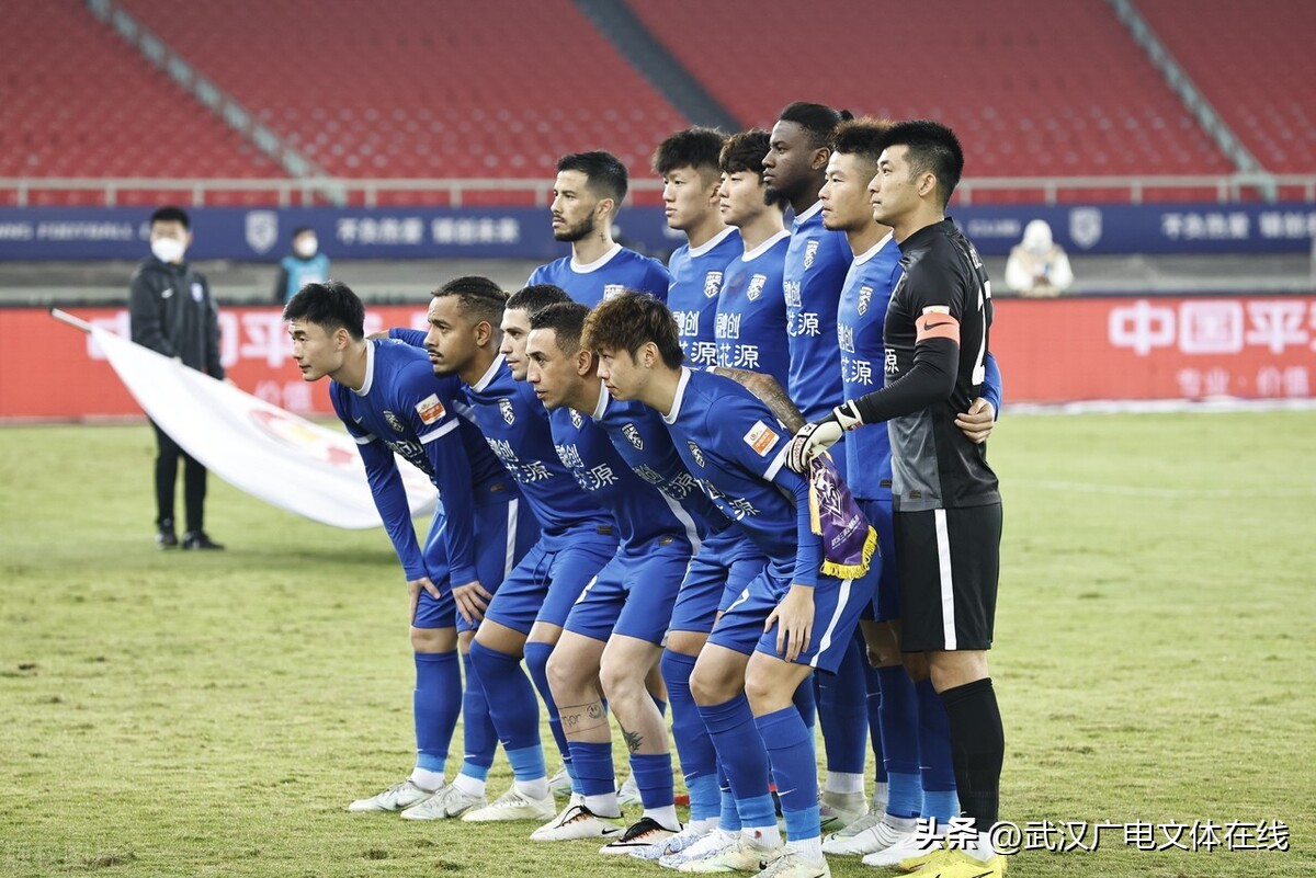 涓诲姏涓崼,姝︽眽涓夐晣澶囨垬浜氬啝棣栨垬鍔涗簤涓夊垎