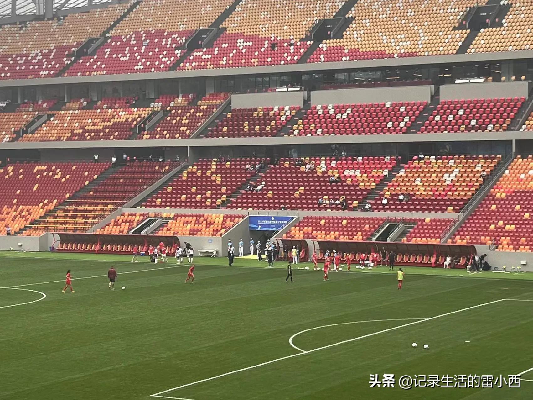 亚洲杯重庆龙兴足球场,重庆龙兴专业足球场造价