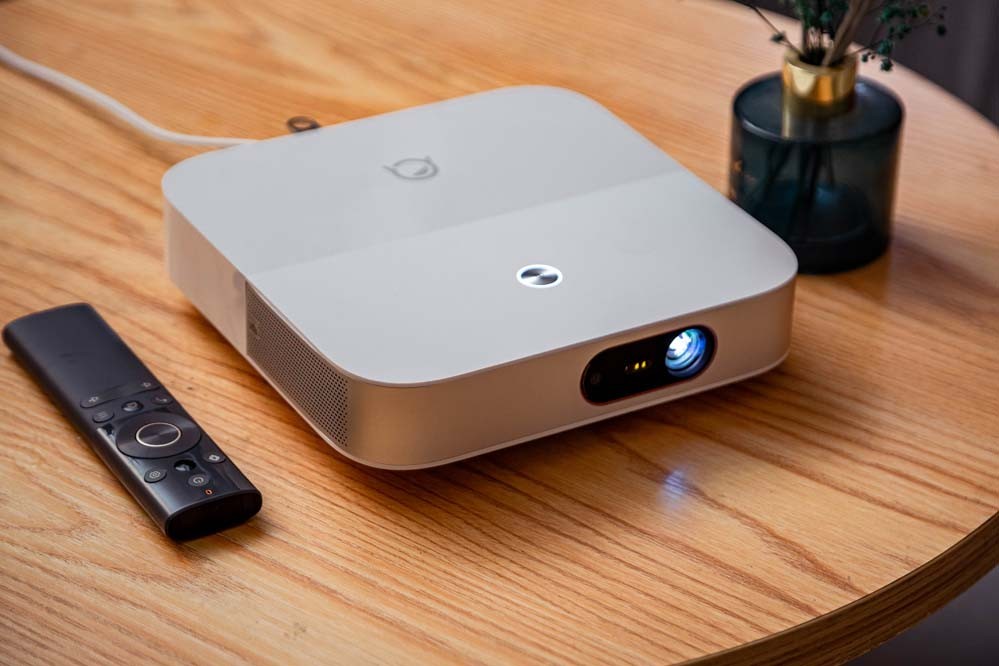 小新100投影介绍,小新100s投影仪手机投屏流畅吗