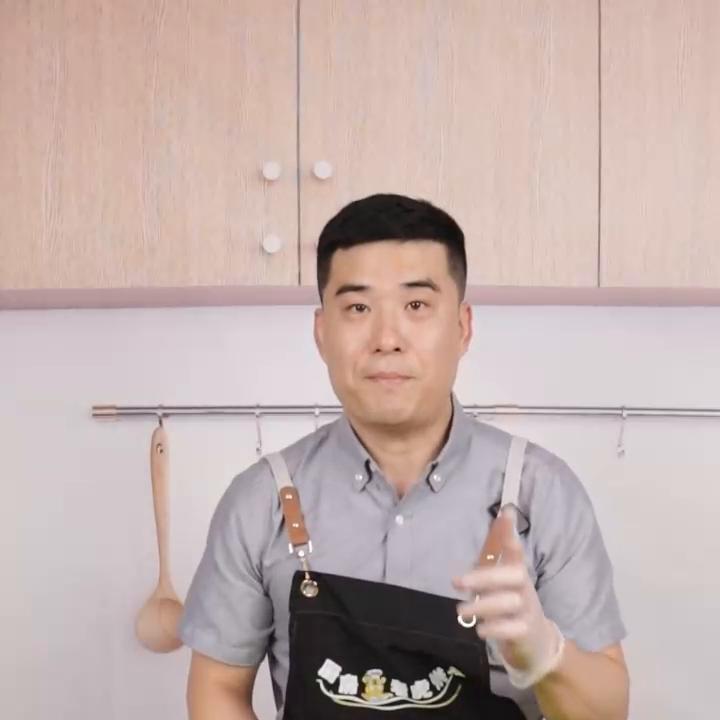 好吃的咸焦糖夹心曲奇，有效去除黄油库存，做法简单，家里...