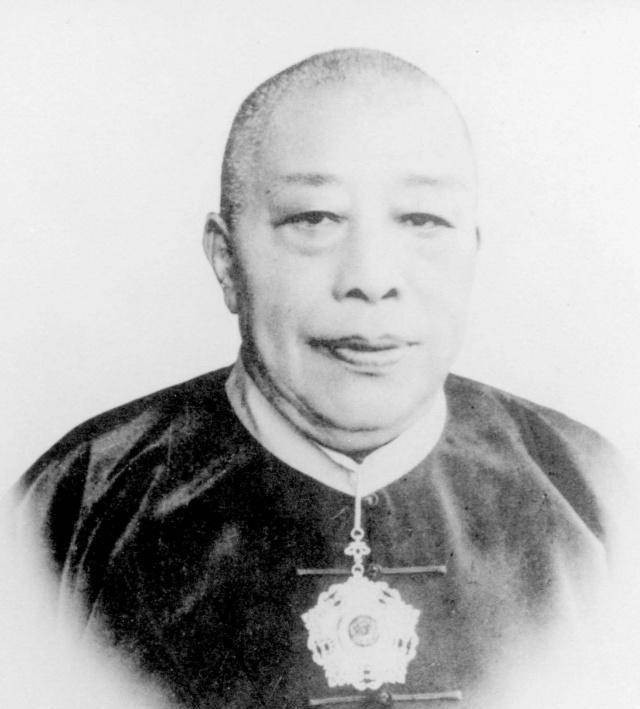 上海解放后，陈毅是如何整治黑道和*院妓**的？连蒋介石都夸他太厉害