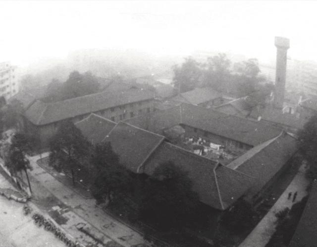 成都蓉城成都大学,为什么有两个成都大学