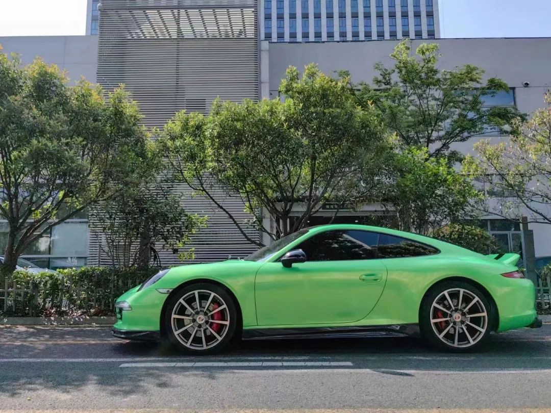 二手保时捷718敞篷跑车多少钱一辆,二手保时捷跑车要多少钱