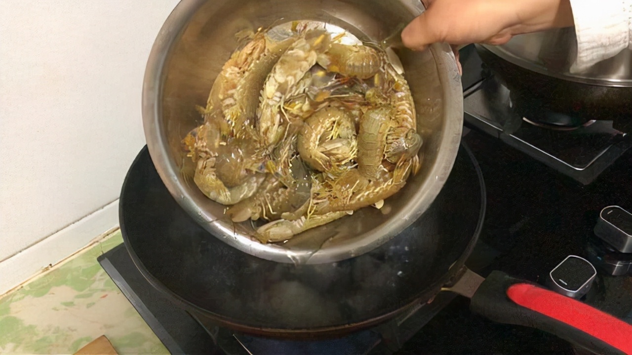 皮皮虾冷水下锅还是热水下锅,皮皮虾冷水下还是热水下