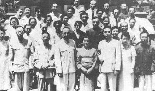 1964年，毛*东泽**得知载涛生活困难，致信章士钊：送上人民币2000元