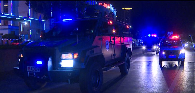 抱着“师父”画像不许人碰，大肆为境外“师父”敛财……他们，为何如此疯迷？