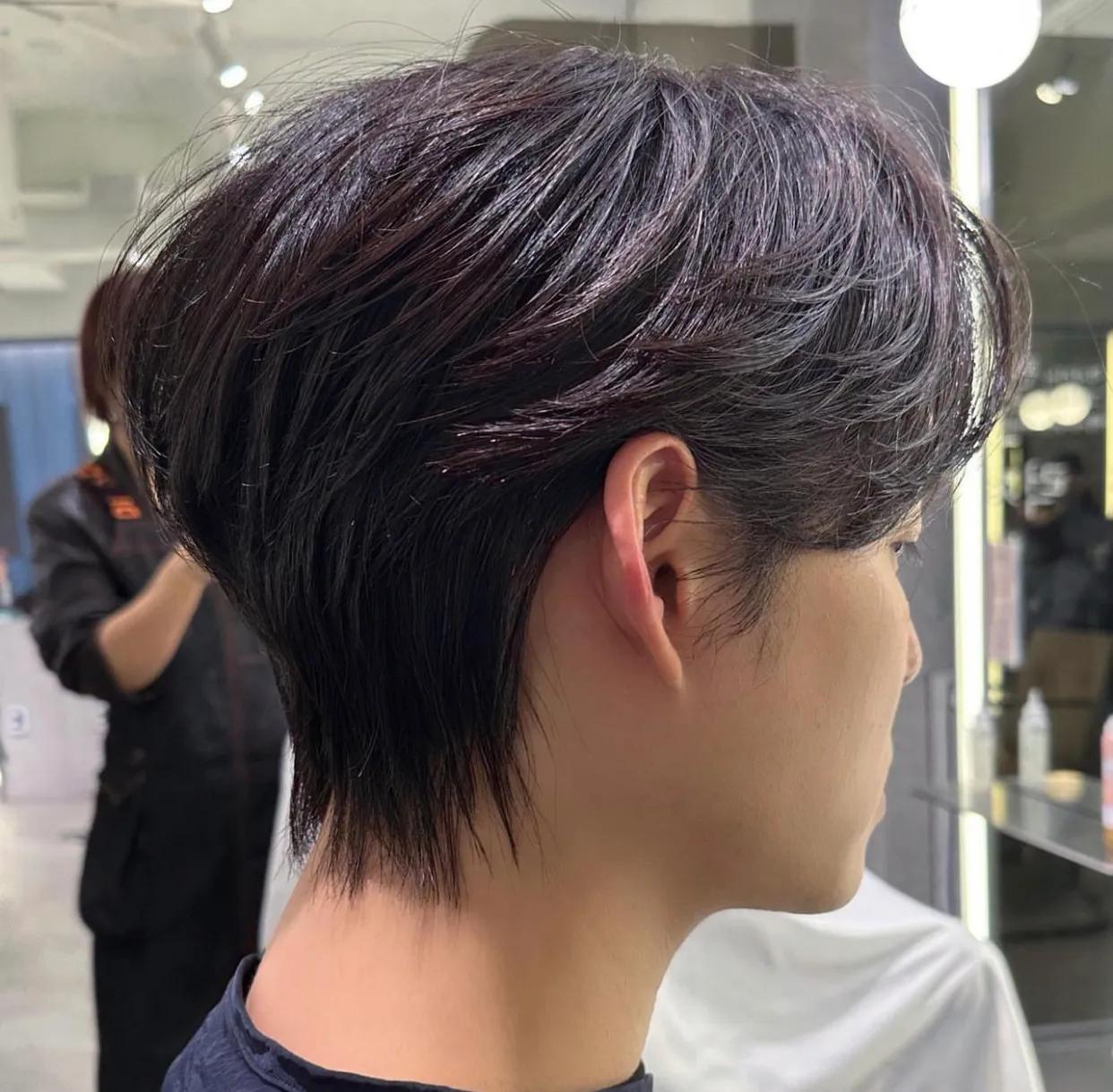 哪些好看又酷又适合女生的短发,流行又酷又帅的女生短发