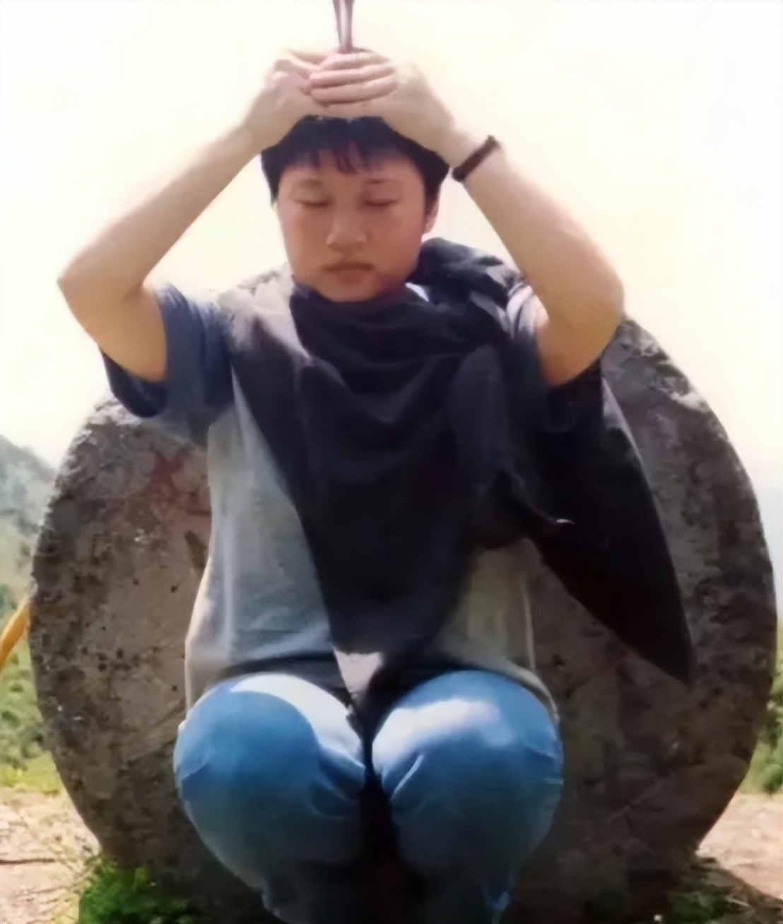 李娜为什么去当尼姑,歌手李娜为什么要出家当尼姑