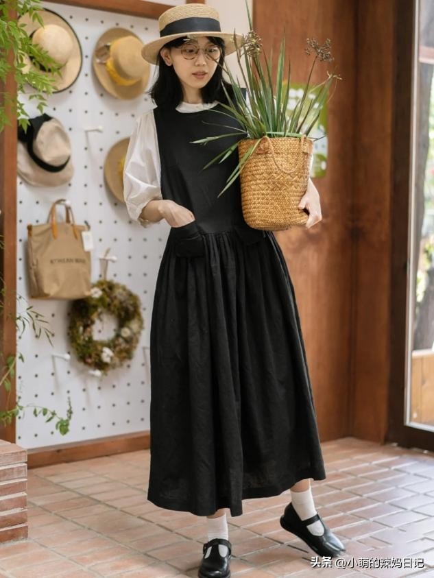 无袖背心裙怎样穿好看,背心裙怎么穿好看