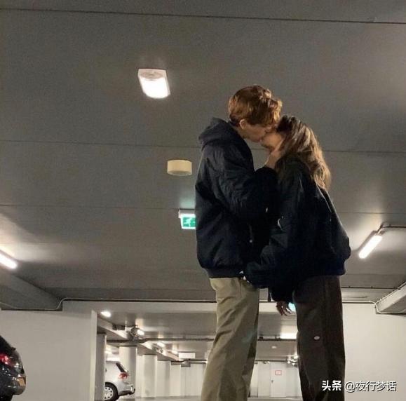 到底是友情重要还是错过爱情,我已分不清是友情还是错过的爱情