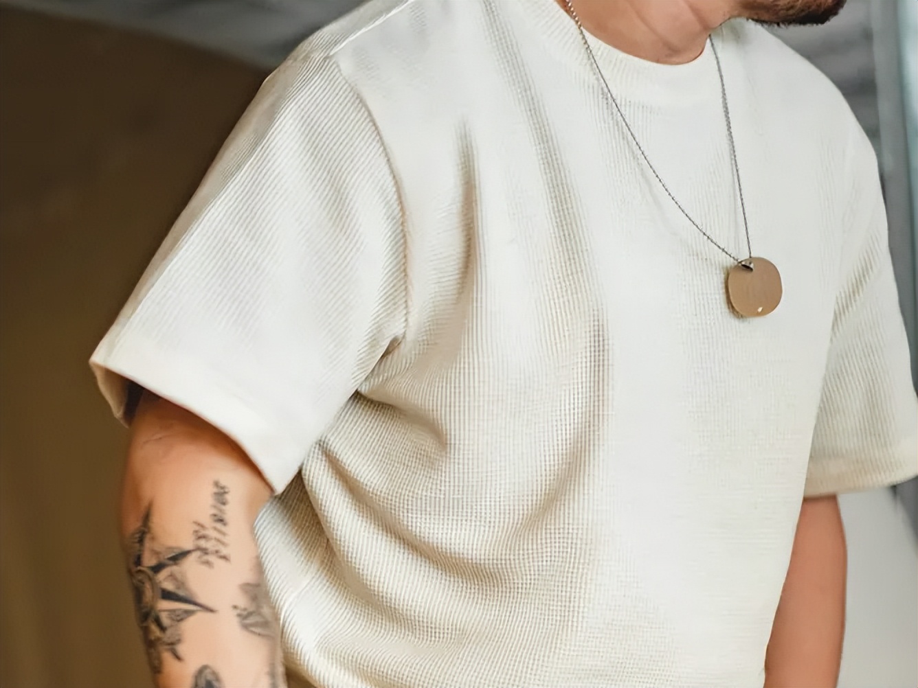 胖男生适合穿什么品牌,今年最流行最好穿的男t恤