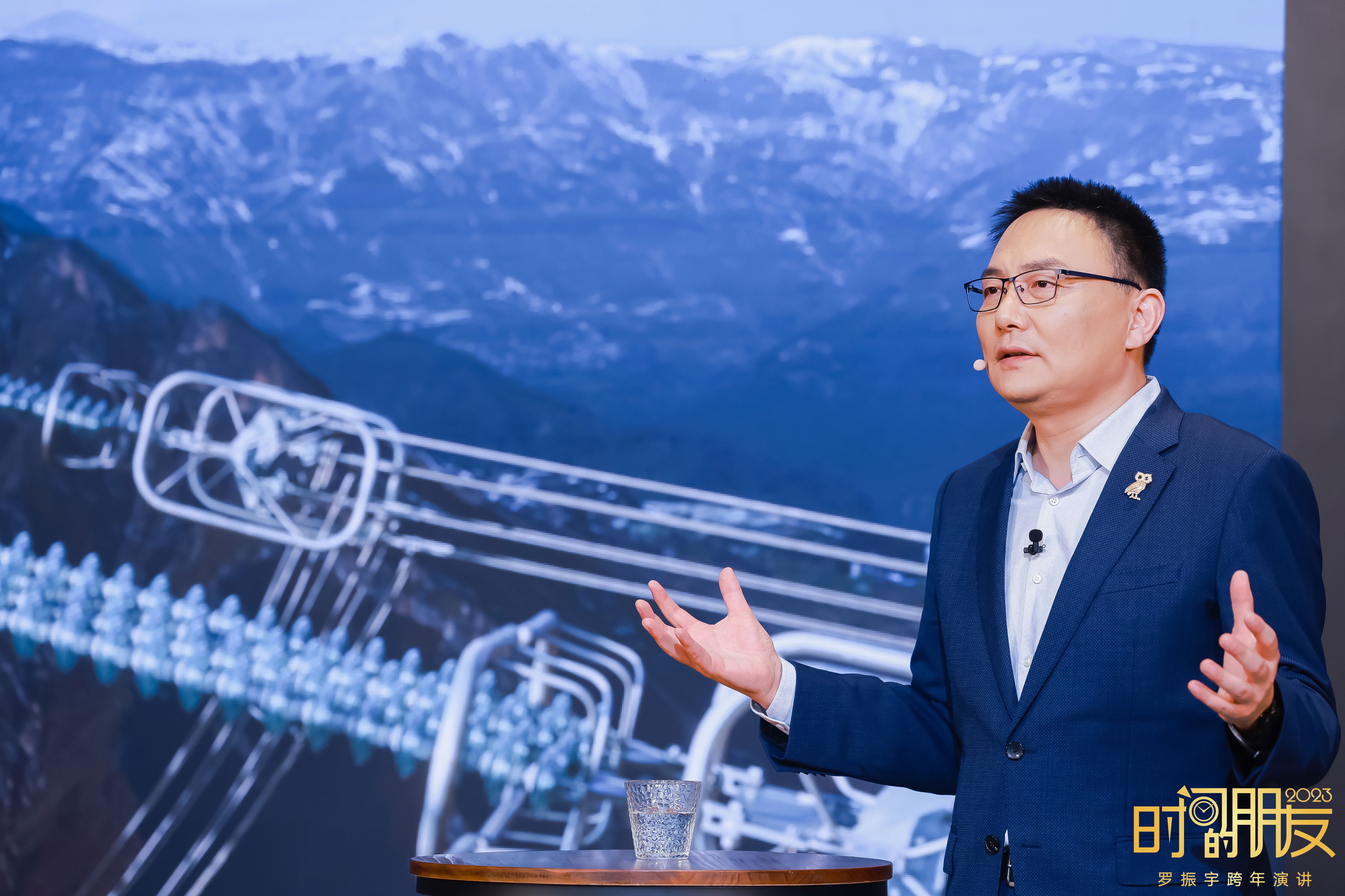 2023罗胖跨年演讲完整版视频,罗胖2022跨年演讲最后八句话