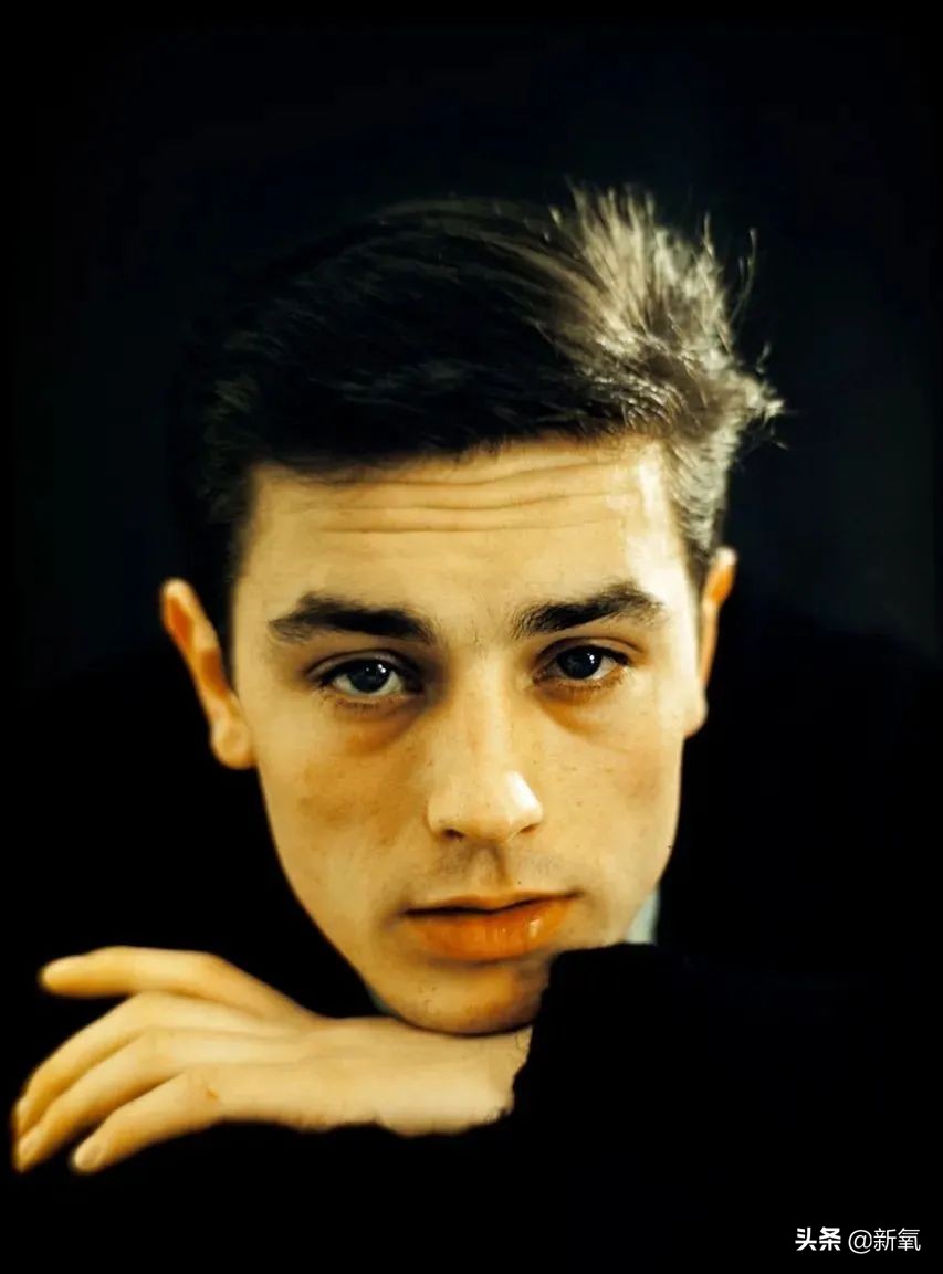 他是彼时最受欢迎的法国巨星，也是法国影史上片酬最高的男演员？