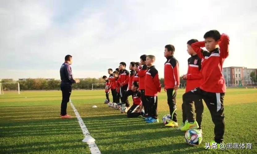 足球给青少年带来的优势,足球运动对青少年发展的好处