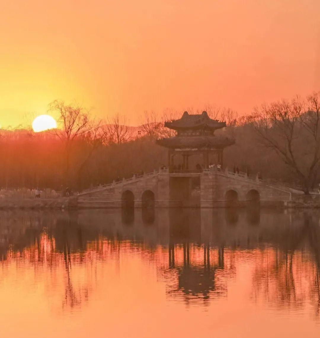 一入秋北京就变成了北平原文,一入秋北京就成了北平是谁说的