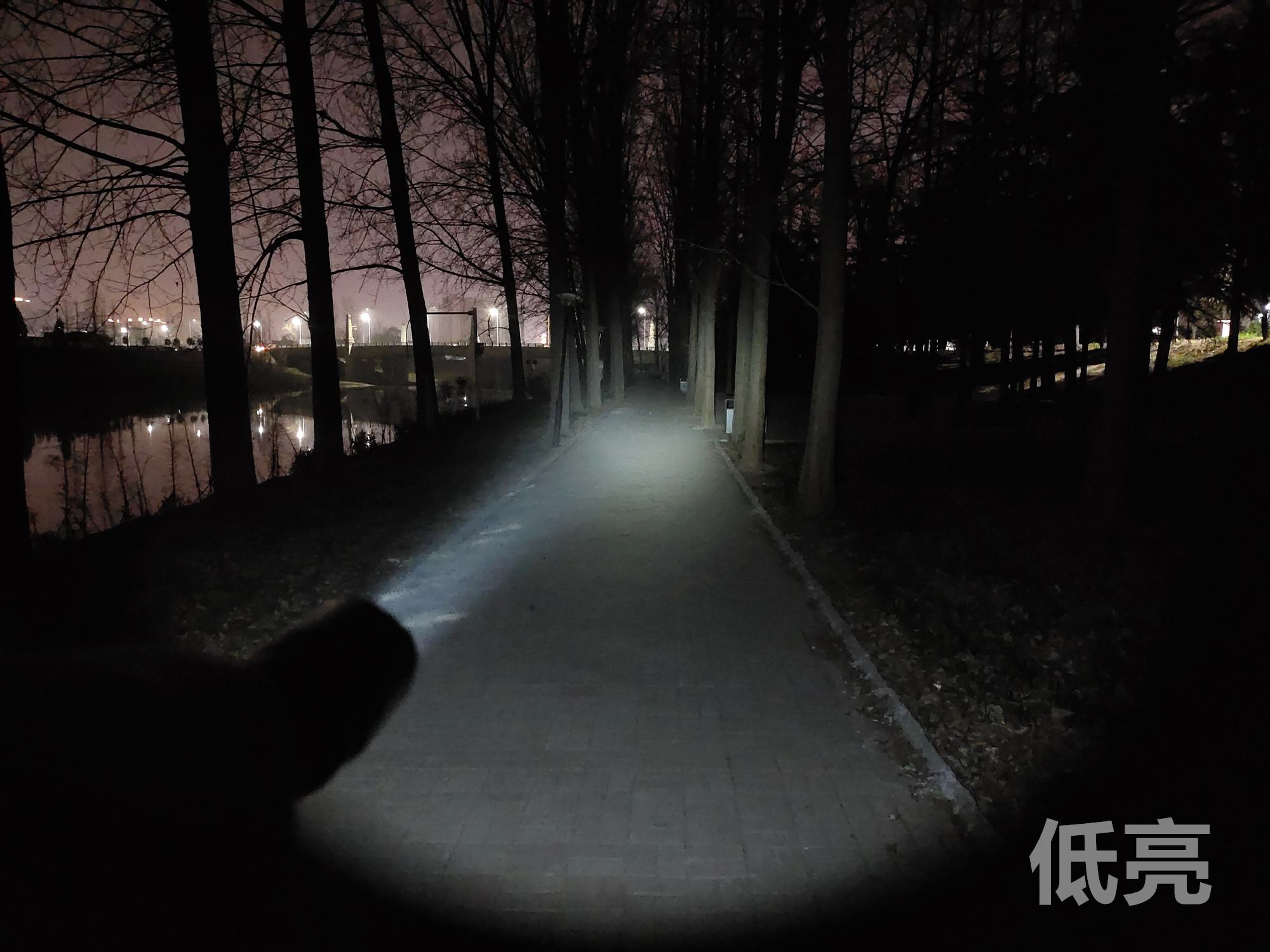 性能强悍再升级，Fenix菲尼克斯TK20RV2.0战术手电体验