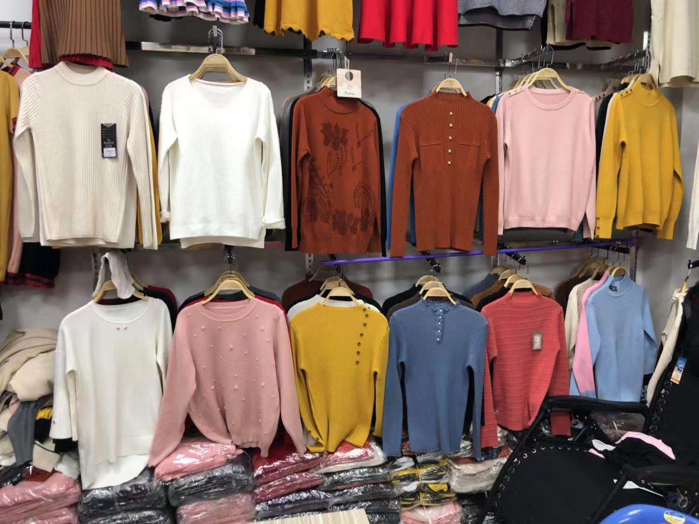 广州十三行品牌女装厂家现场直销,广州十三行服装批发新手怎么拿货