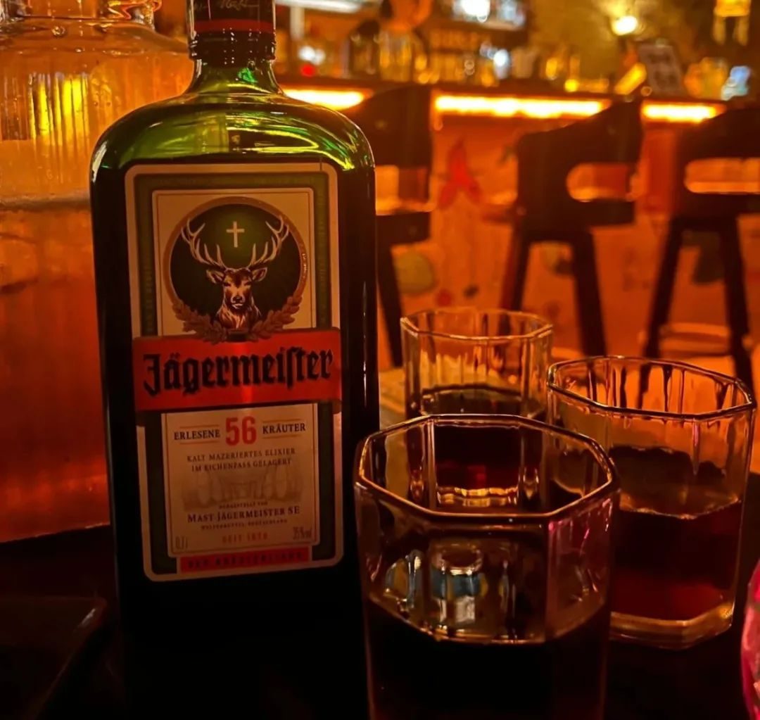 全网疯传的“章鱼拿铁”事件，正在恶心中国年轻人