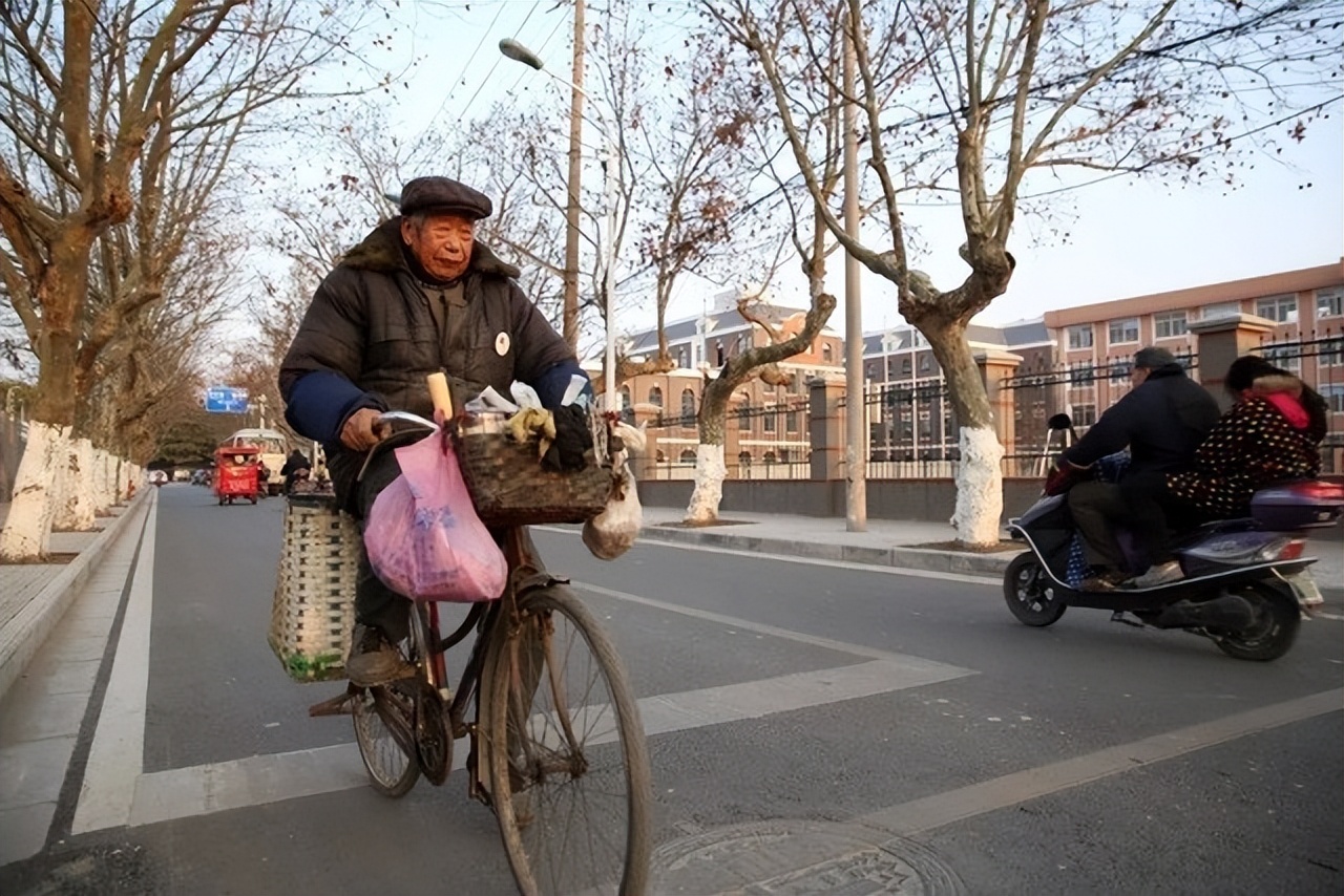 76岁老太改嫁十几次染上艾滋病,71岁丧偶老人染上艾滋病