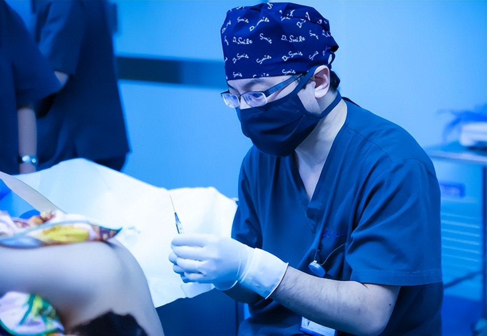 胸腔镜检查使用盐酸利多卡因疼吗,胸腔镜下手术并发症的处理原则