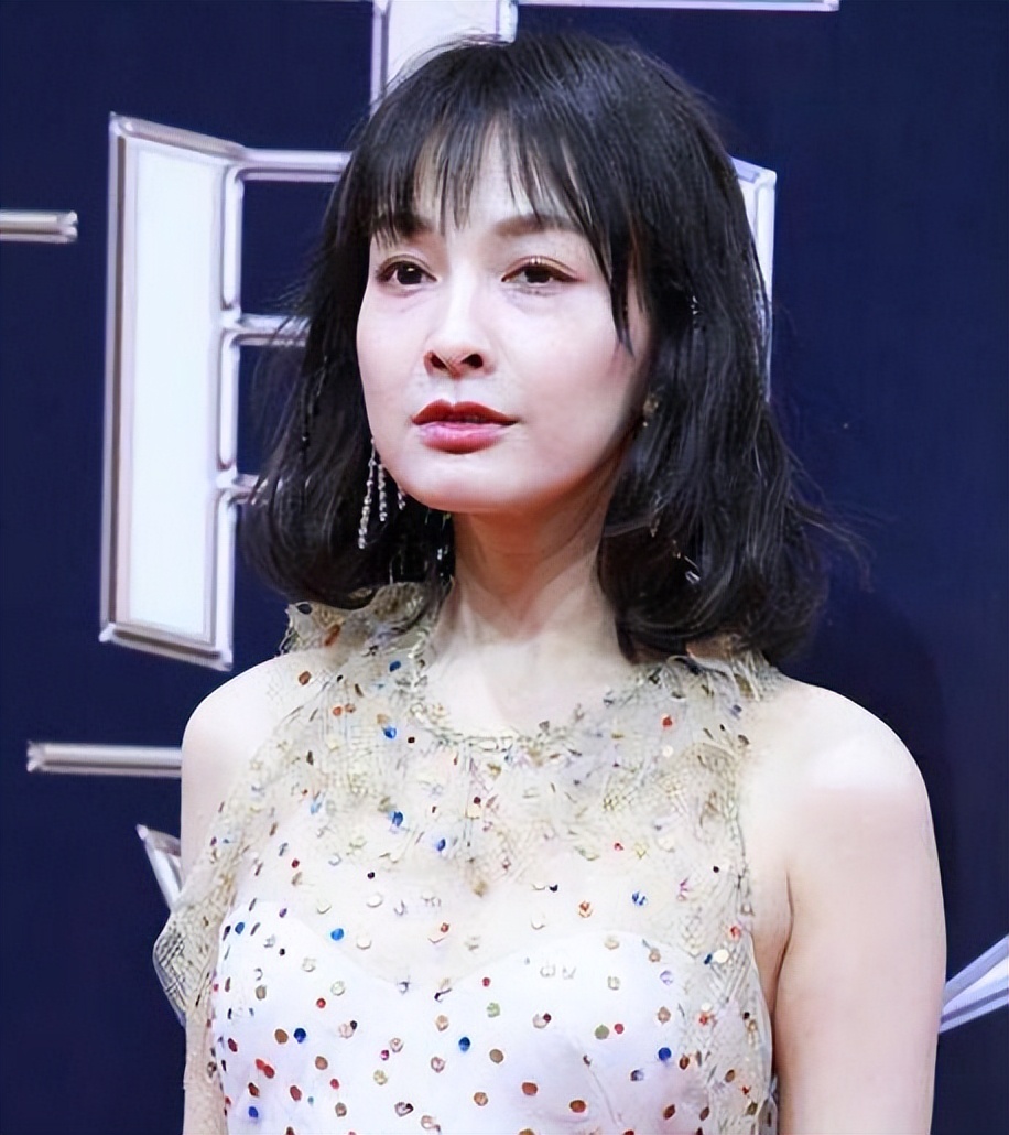 鼻子塌山根低鼻孔外露没福气吗,鼻子塌而且不露鼻孔