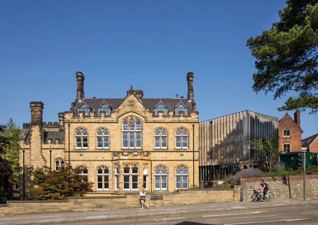 历史遗产的天然教科书｜建在百年历史保护区的学校合集