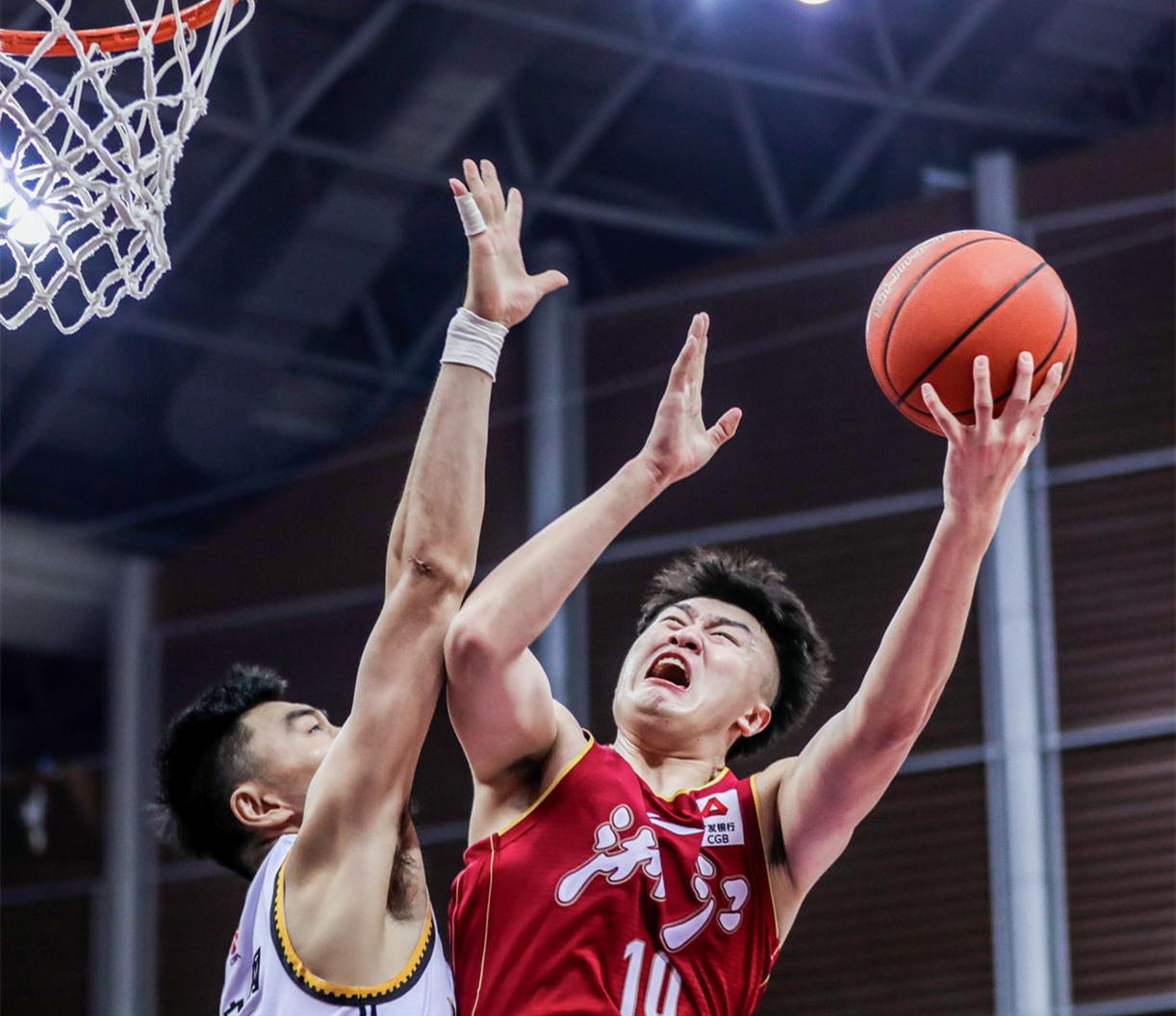 底蕴定胜负，辽宁力擒金租，打法改型，本钢一点该学广东宏远